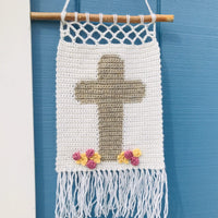 cross wall hanging crochet pattern